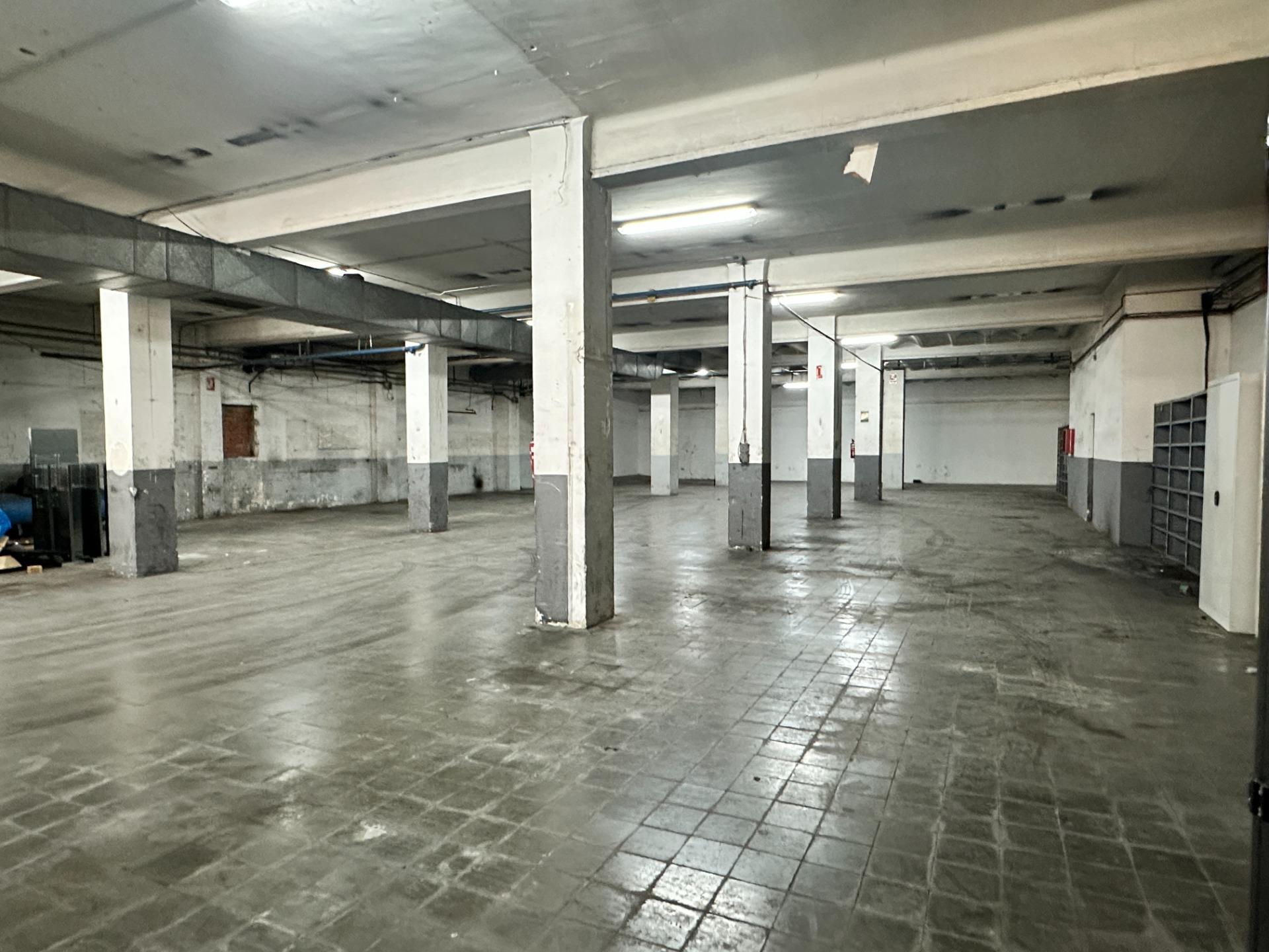 SANT CUGAT DEL VALLÈS - NAU INDUSTRIAL DE 814m2!!!