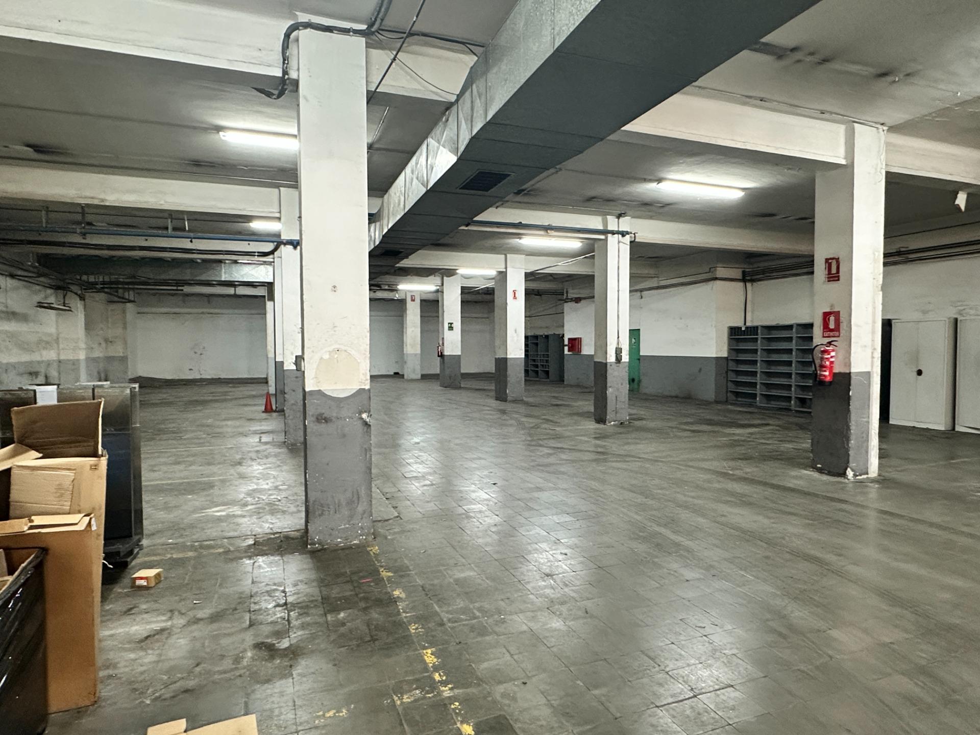 Foto 3 de SANT CUGAT DEL VALLÈS - NAU INDUSTRIAL DE 814m2!!!