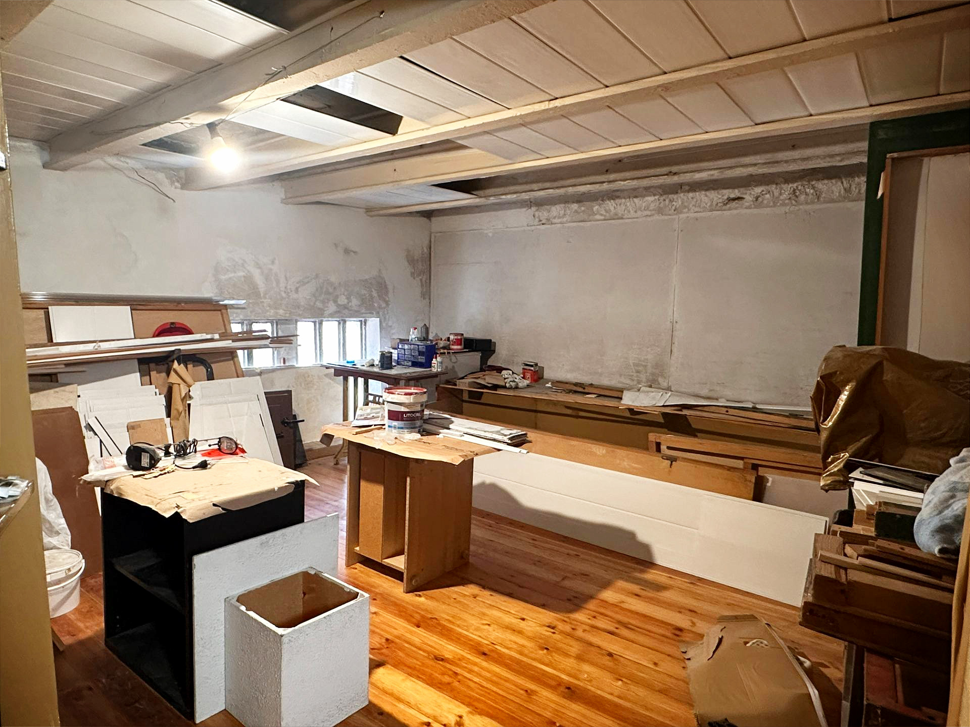 Photo 2 of Unique Opportunity in the Heart of Sabadell: Corner House Sold as Bare Ownership.