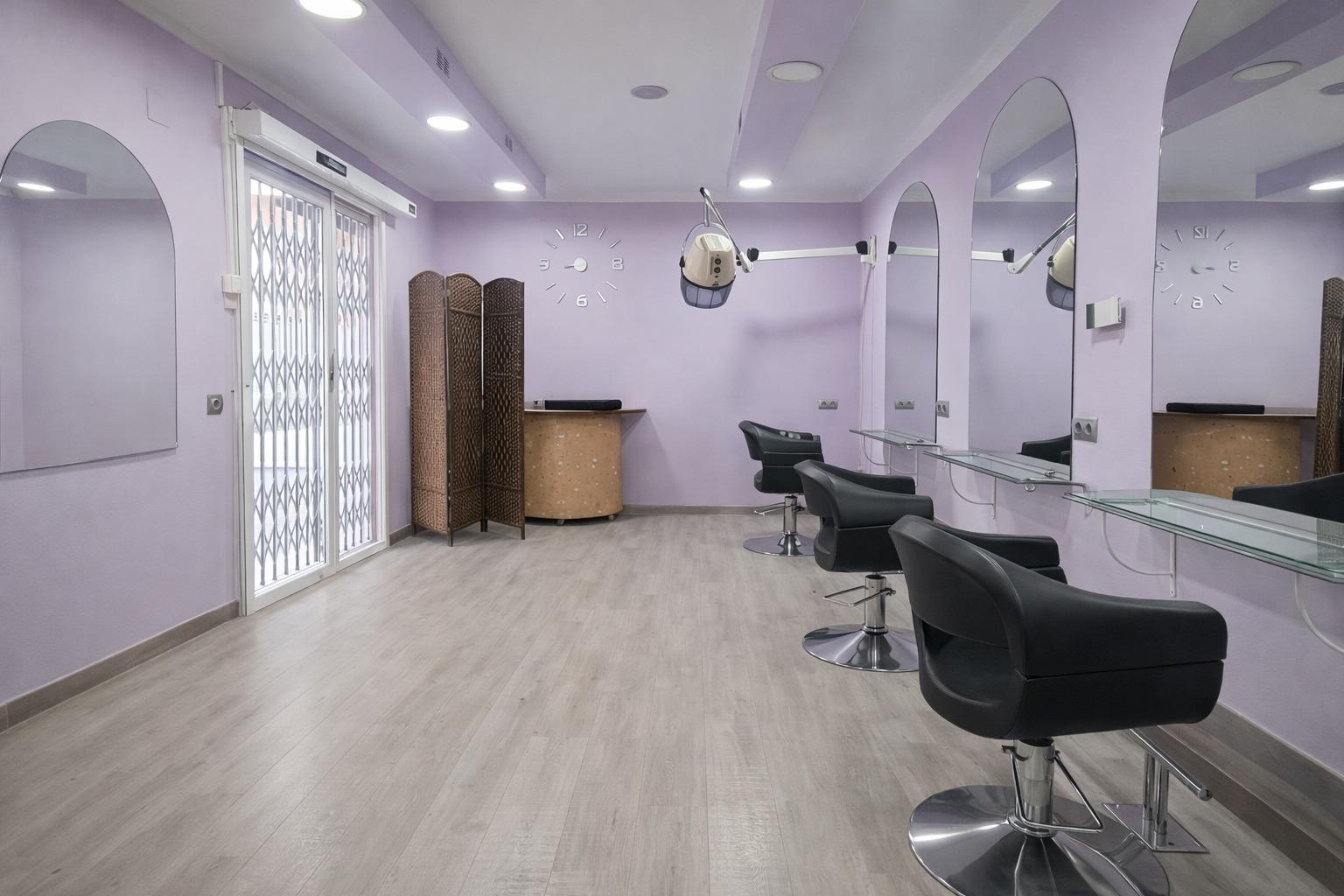 Photo 4 of 87 m² ground-floor flat right in the centre of Rubí, next to all amenities.