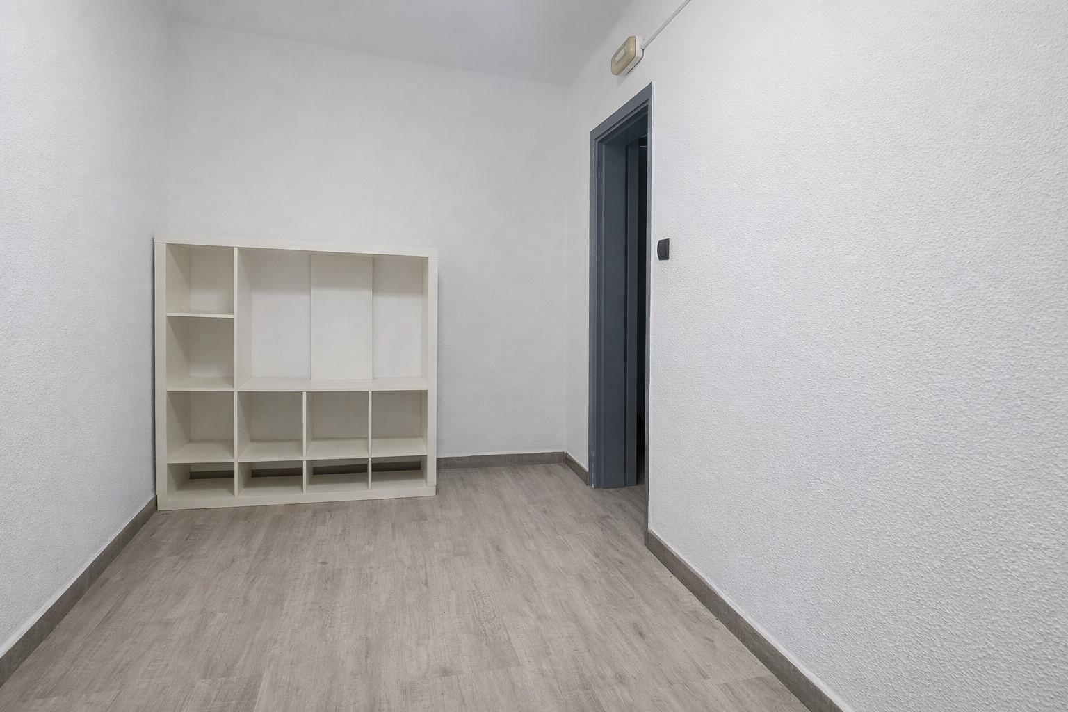 Photo 8 of 87 m² ground-floor flat right in the centre of Rubí, next to all amenities.
