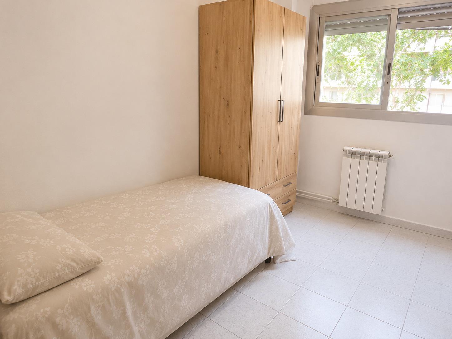 Foto 14 de Oportunitat immobiliària (pis llogat) a Montcada i Reixac: pis lluminós i exterior a un preu atractiu