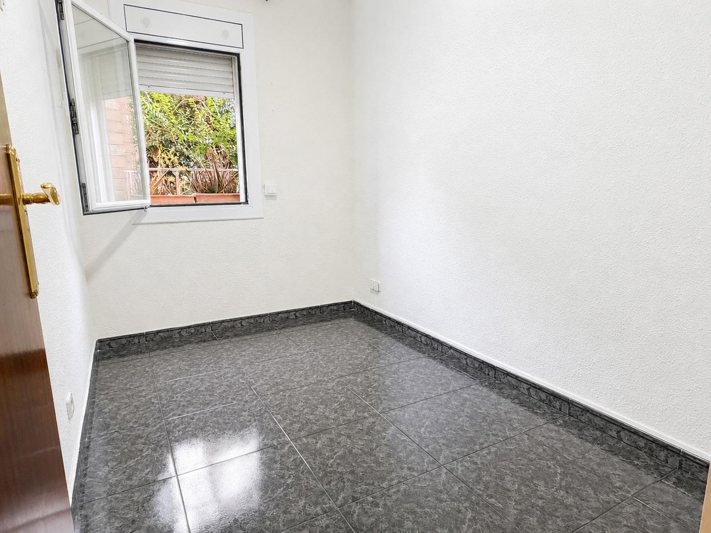 Foto 8 de PISO DE 3 HABITACIONES EN CAN RULL SABADELL.