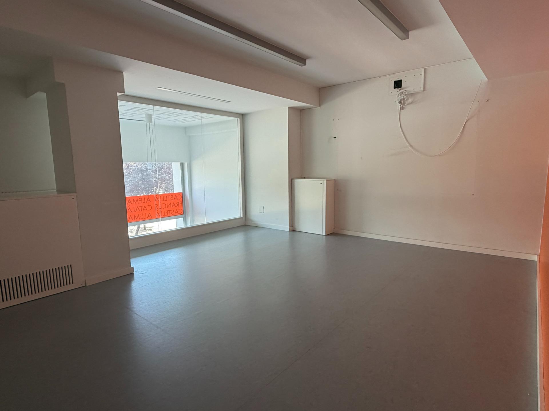 Foto 35 de Local comercial únic en ple centre de Sabadell – 817 m² construïts