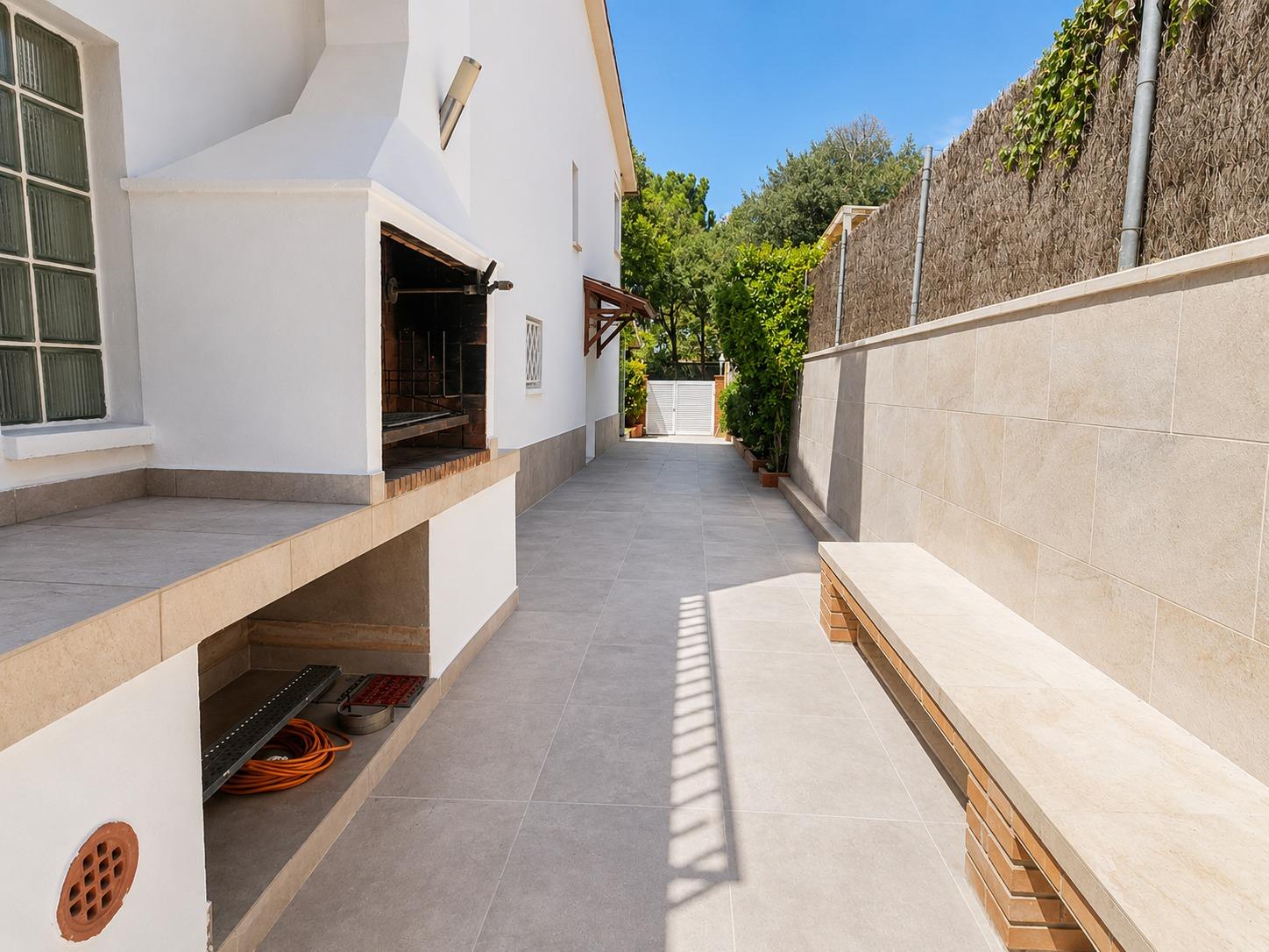 Foto 10 de Casa independent de 4 dormitoris amb piscina privada a Mirasol.