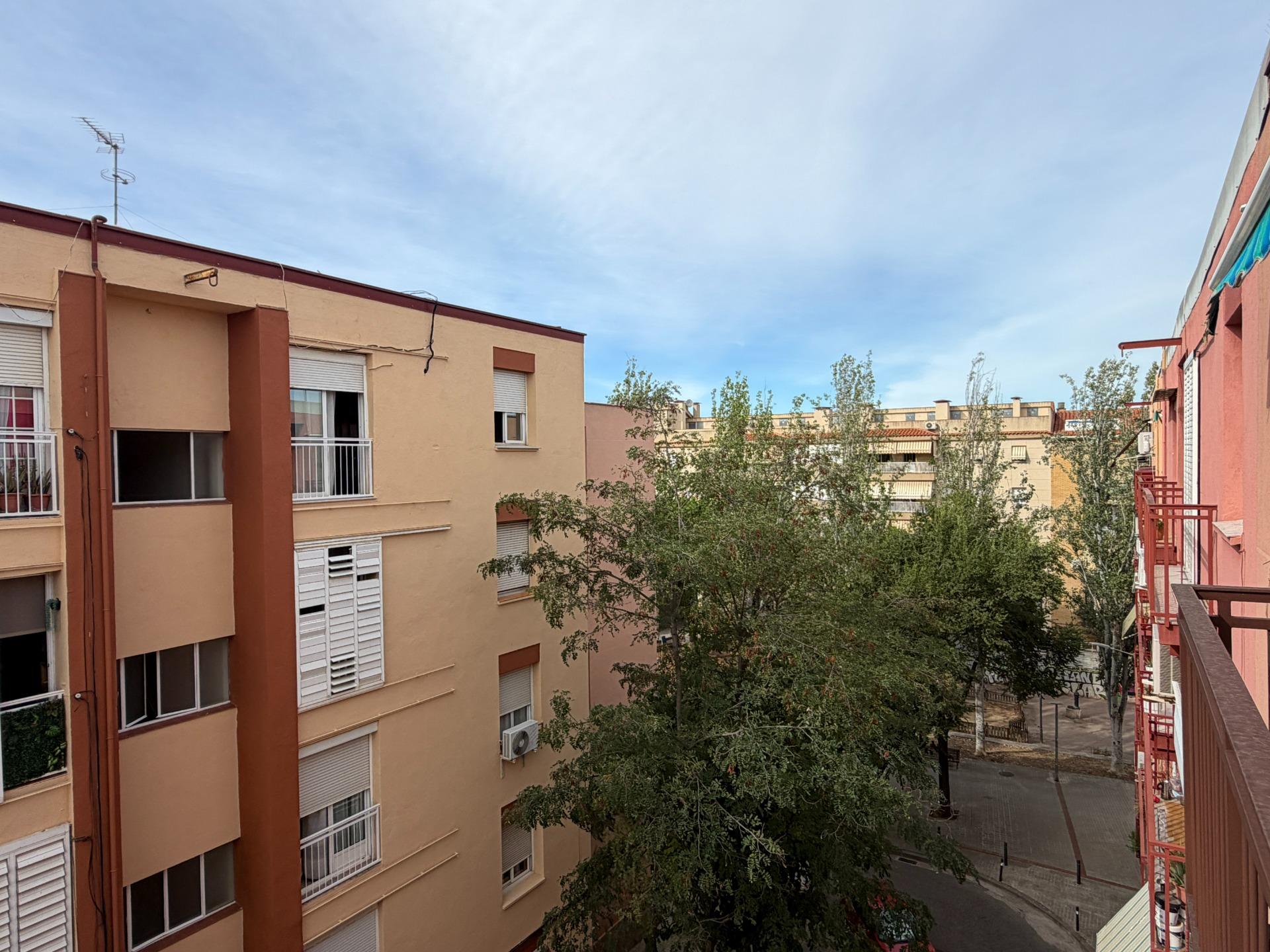 Foto 9 de Pis de 3 habitacions amb balcó a CAN ORIACH de Sabadell.