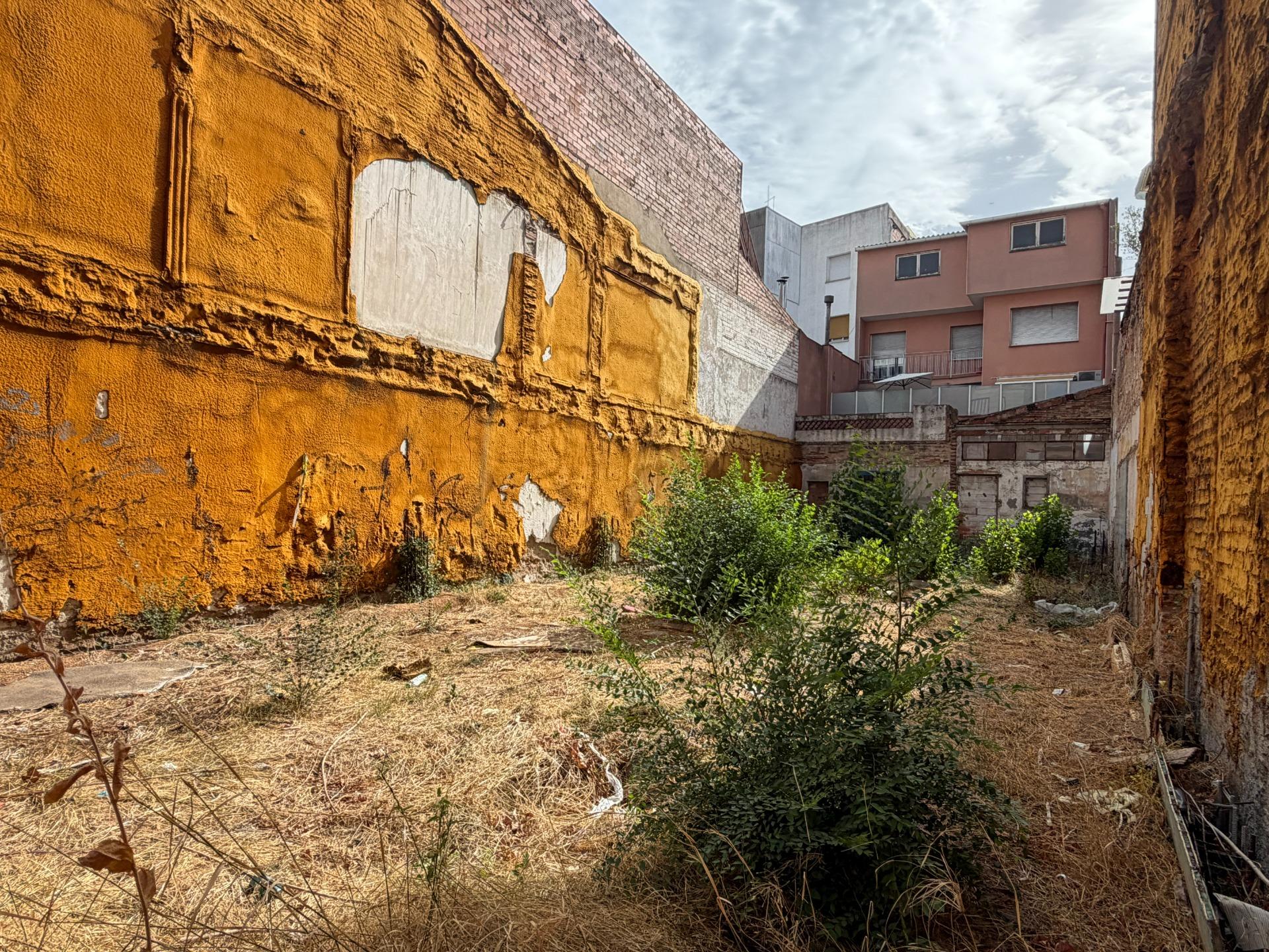 Foto 6 de TERRENY PER EDIFICAR UN BLOC A LA CTRA DE BARCELONA